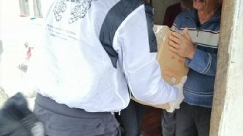 Yusuf Yazıcı, ihtiyaç sahiplerine gıda yardımı yaptı