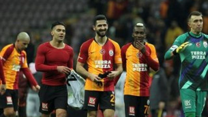 G.Saray yönetimi futbolculardan indirim bekliyor