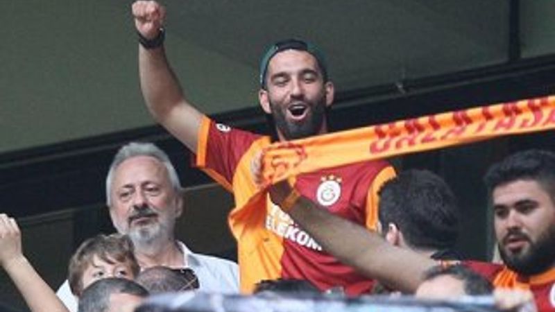 Arda Turan: G.Saray'ı tribünden desteklerim