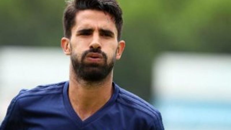 Göztepe, Alper ve Emre'nin peşinde