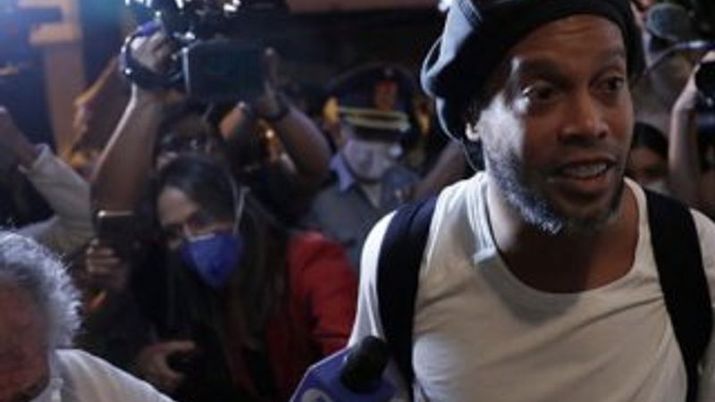 Ronaldinho'dan hapishane sonrası ilk görüntüler