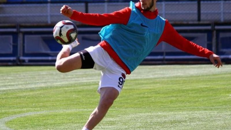 Fenerbahçe, İsmail Yüksek’i transfer etti