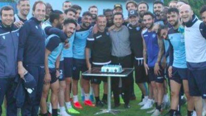 Adana Demirspor sosyal mesafeyi hiçe saydı