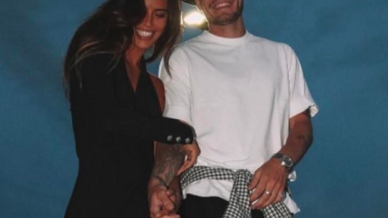 Arsenal'ın eski yıldızı Bendtner'den poker itirafı