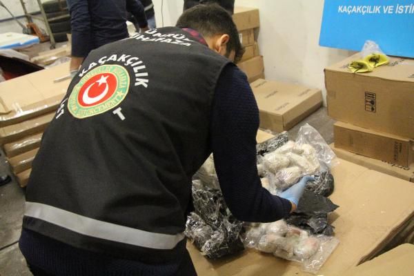 Tırda duş teknelerine gizlenmiş 454 kilo eroin ele geçirildi