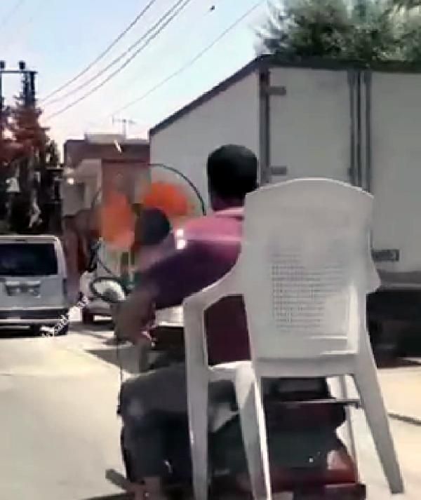 Adanalı sürücü motosikletinin önüne pervane taktı #3