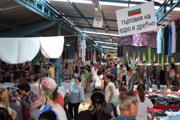 Edirne pazarı Yunan ve Bulgar turistle doldu
