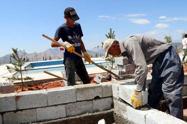 Çukurca'daki üs bölgesine havuz yapılıyor