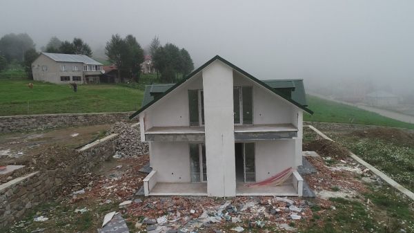 Trabzon'daki yaylada haç şeklinde villalar