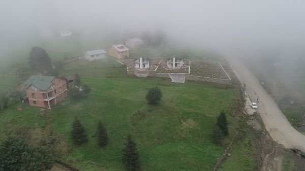 Trabzon'daki yaylada haç şeklinde villalar