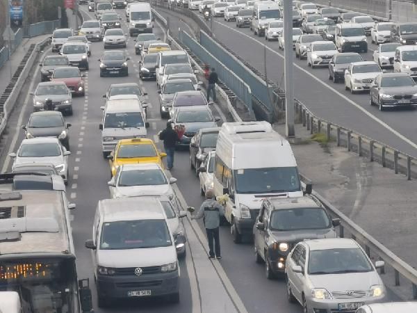 D 100'e çiçekçi akını -4