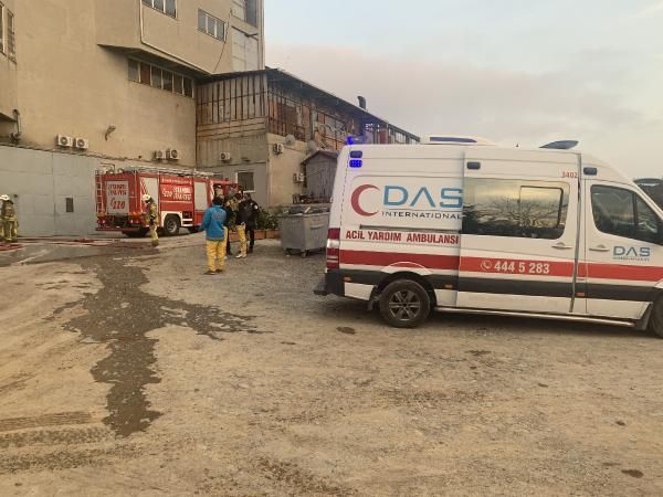 Tuzla'da kumaş fabrikasında yangın; mahsur kalan 5 işçi kurtarıldı -3