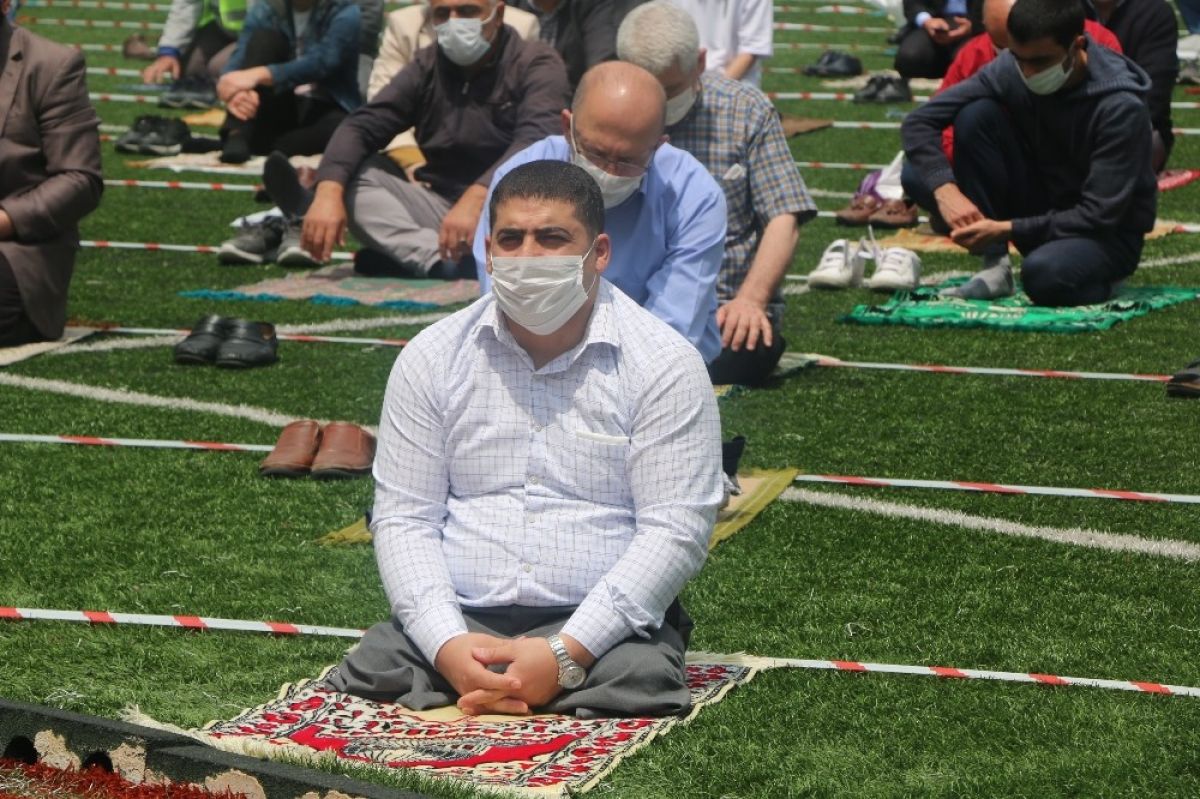 İstanbul’da dev stadyumda cuma namazı #3