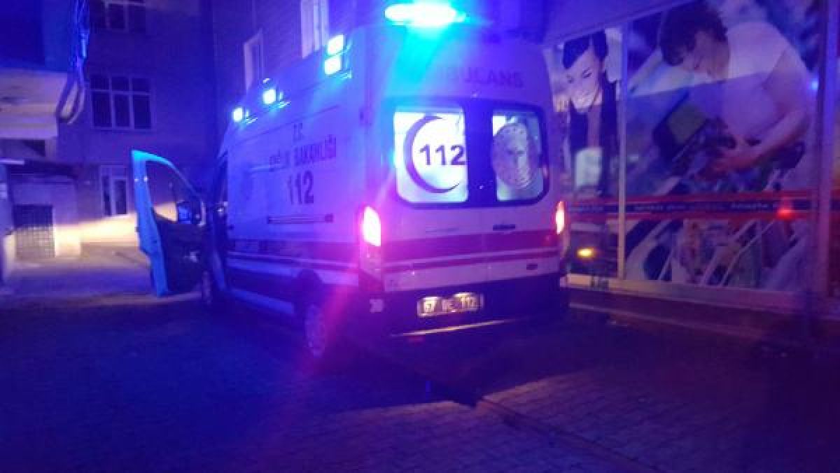 Zonguldak'ta 2 kadın birbirini bıçakladı #3