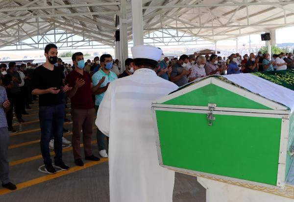 Gaziantep te 17 yaşındaki Duygu D. defnedildi #3