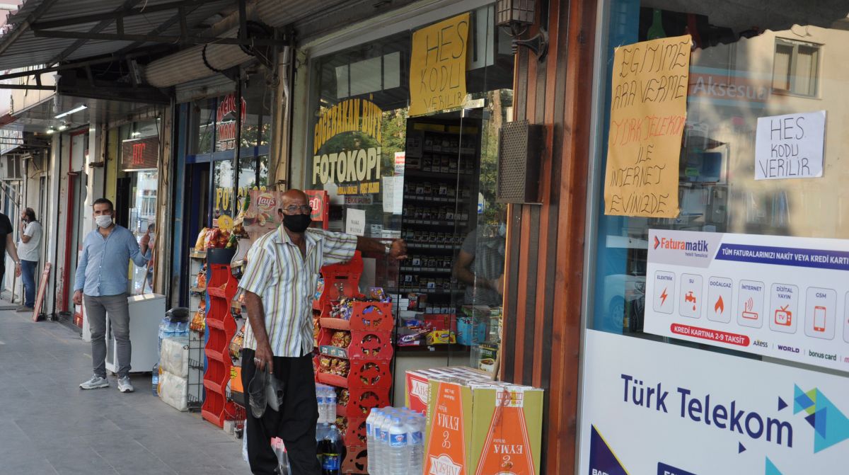 Gaziantep merchants give HES code to citizens for money # 1