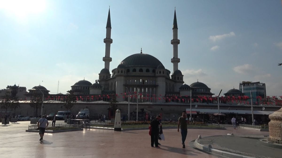 Towards the end at Taksim Mosque # 1