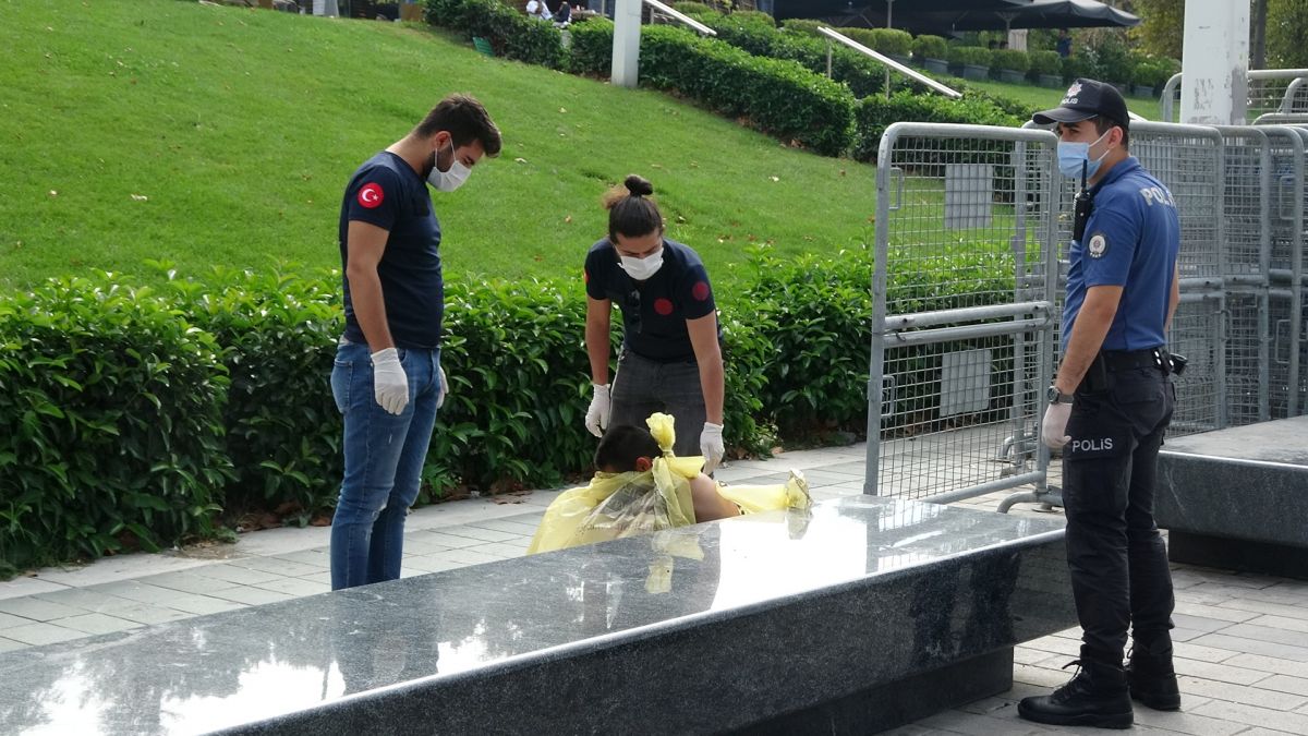 In Beylikdüzü they beat the woman and threw her on the rocks # 4