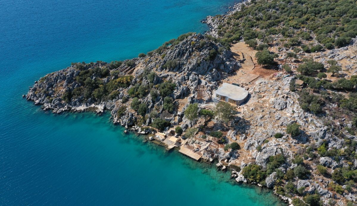 Antalya da İngiliz şirket, sit alanı olan yarımadaya villa yapmaya başladı #1