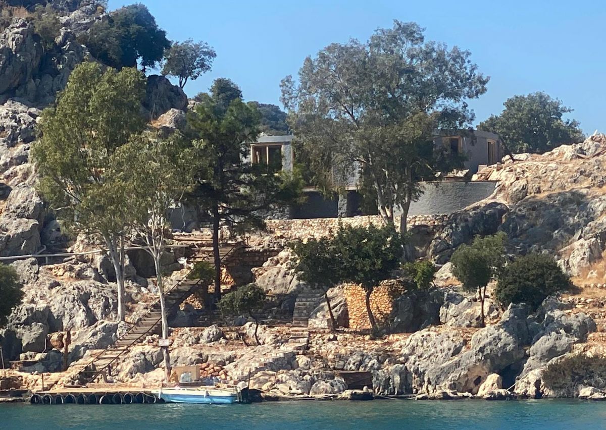 Antalya da İngiliz şirket, sit alanı olan yarımadaya villa yapmaya başladı #4