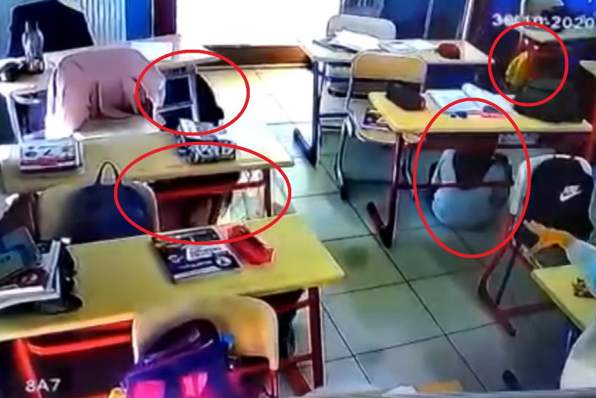 Students trapped by the Izmir earthquake at school # 1