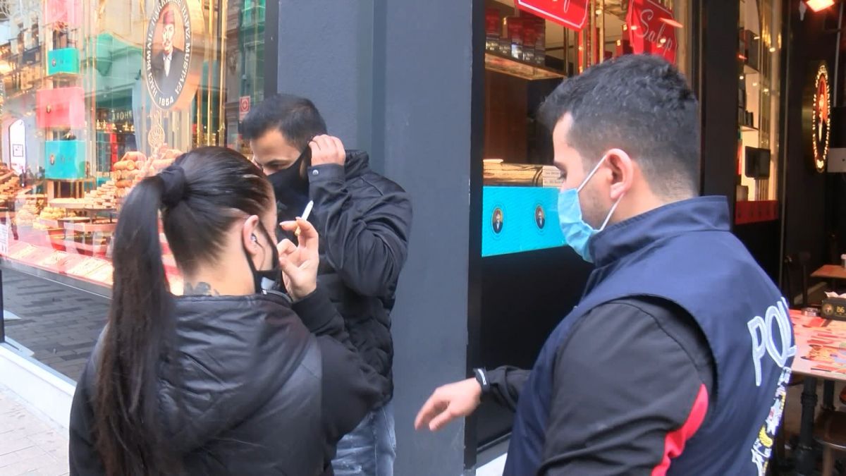 İstiklal Caddesi nde maske denetimi: Maskeye inanmıyorum #2