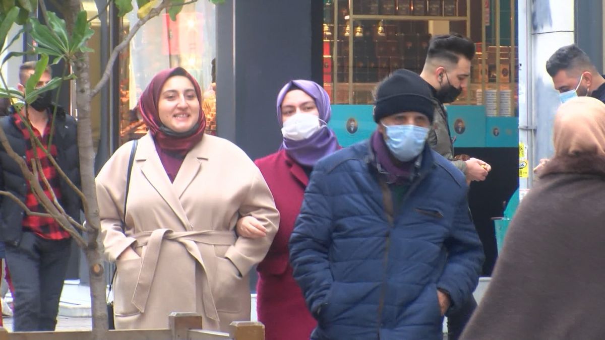 İstiklal Caddesi nde maske denetimi: Maskeye inanmıyorum #1