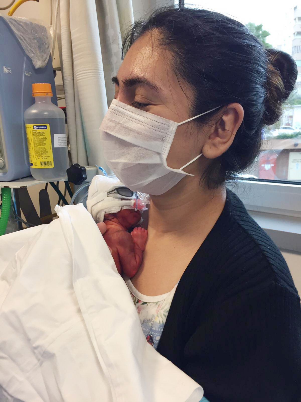 900 grams baby born in Antalya clings to life #5
