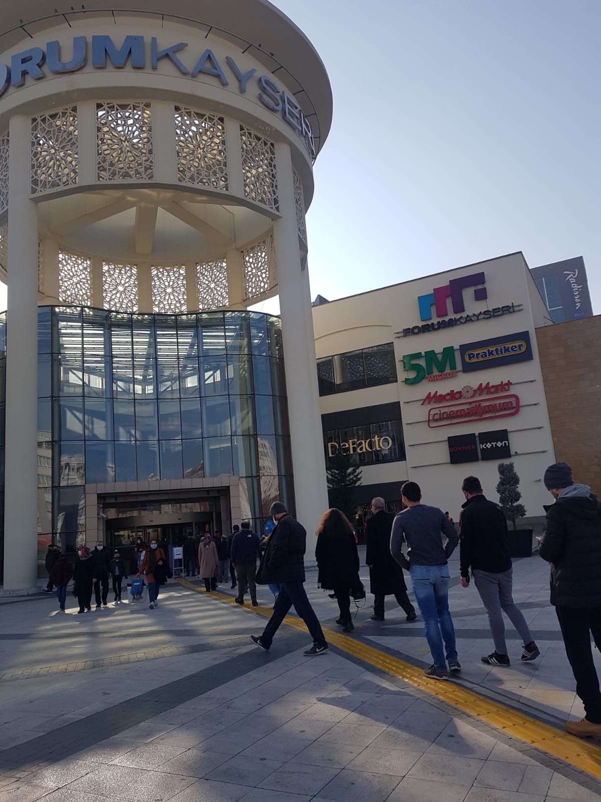 Kayseri de kısıtlama sonrası sokaklarda yoğunluk oluştu #3