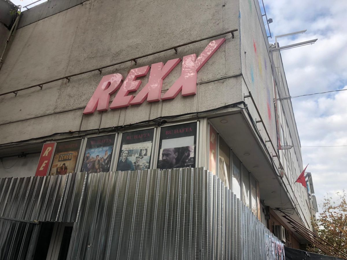 Rexx Cinema is falling apart # 9