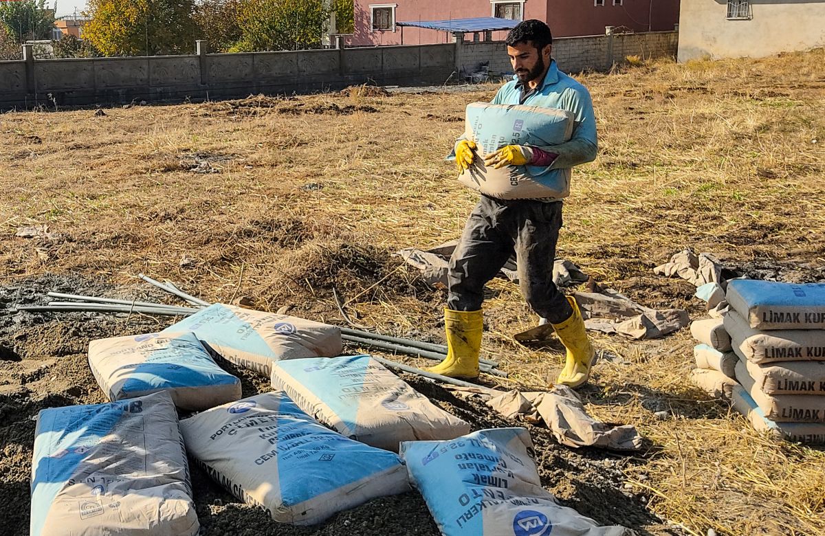 Batmanli Milli Sporcu Asker Harcligi Icin Insaatta Calisiyor Cankiri Haber