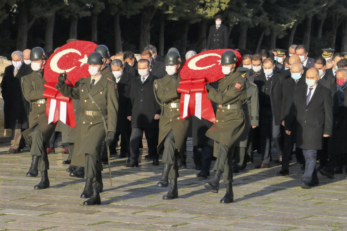 İsmet İnönü was commemorated by his grave # 3