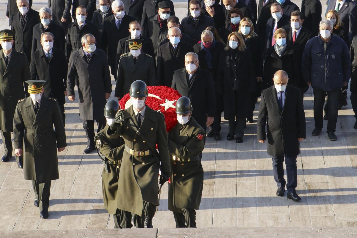 İsmet İnönü was commemorated by his grave # 5