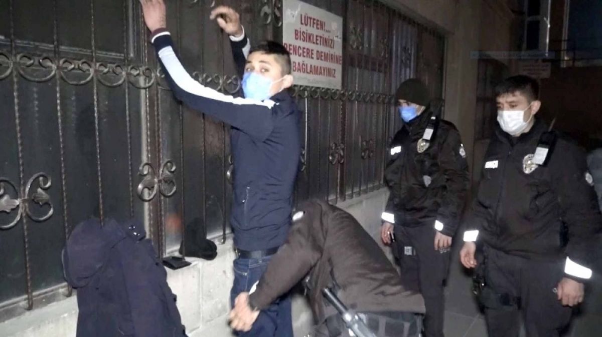 The young man who did not obey the warning to stop was caught in Aksaray # 3