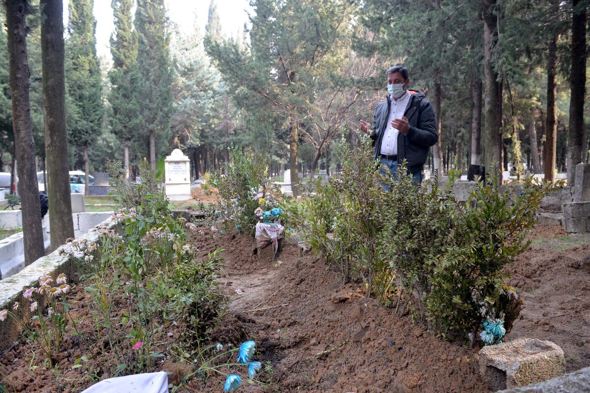 The headmaster of the school in Hatay lost his mother, father and two older sisters in 21 days # 1