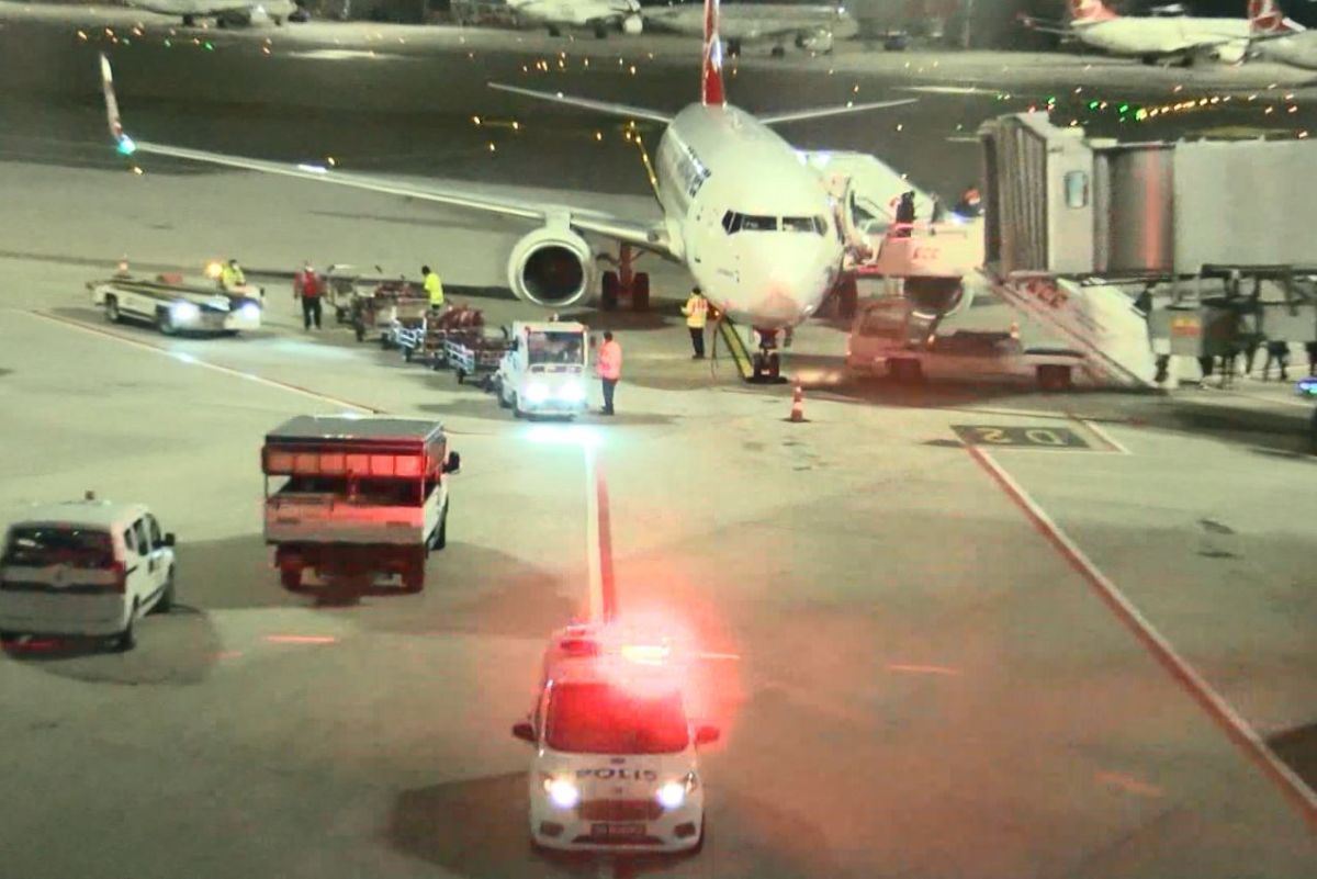 Caught Smoking In Airplane Toilet # 4