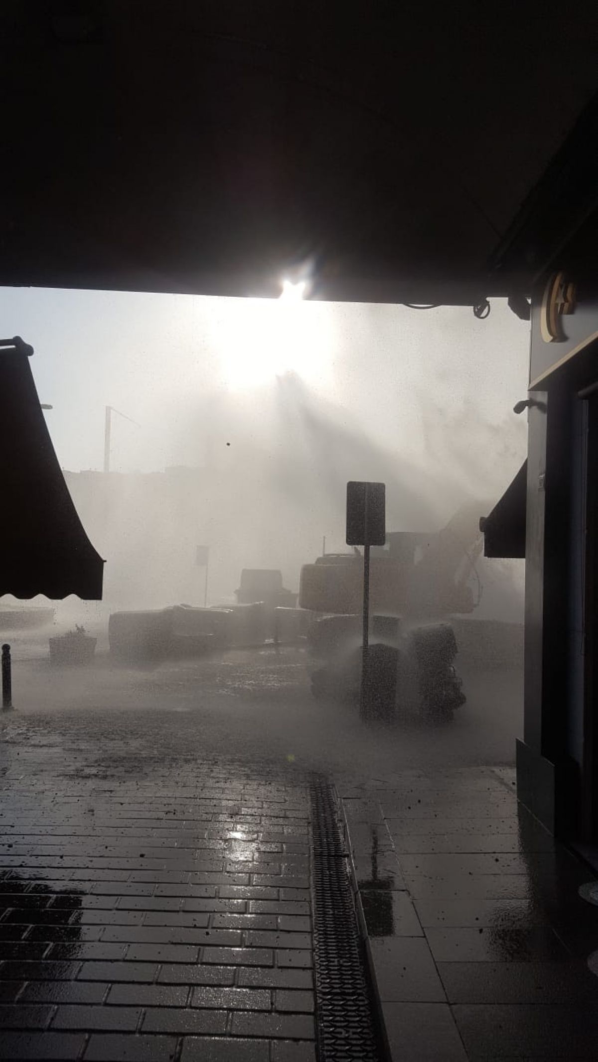 The water pipe exploded while working at Üsküdar # 1