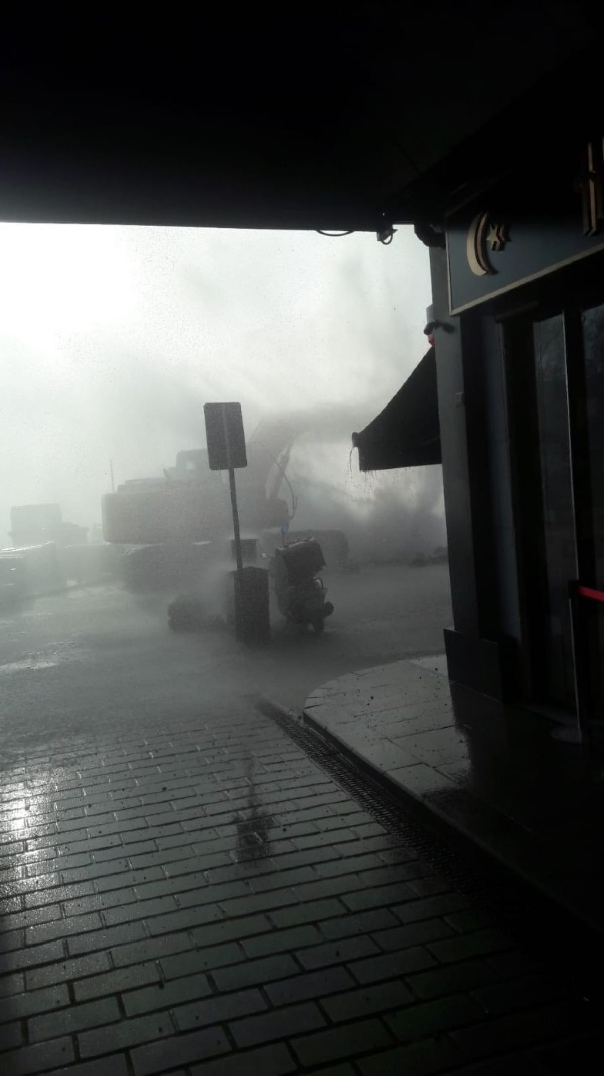 The water pipe exploded while working on Üsküdar # 4