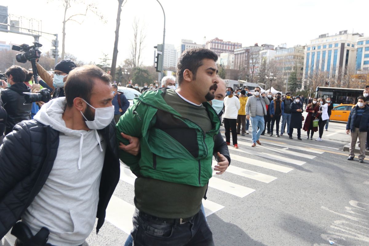 Ankara daki  Boğaziçi  eylemlerinde 69 kişi gözaltına alındı #2