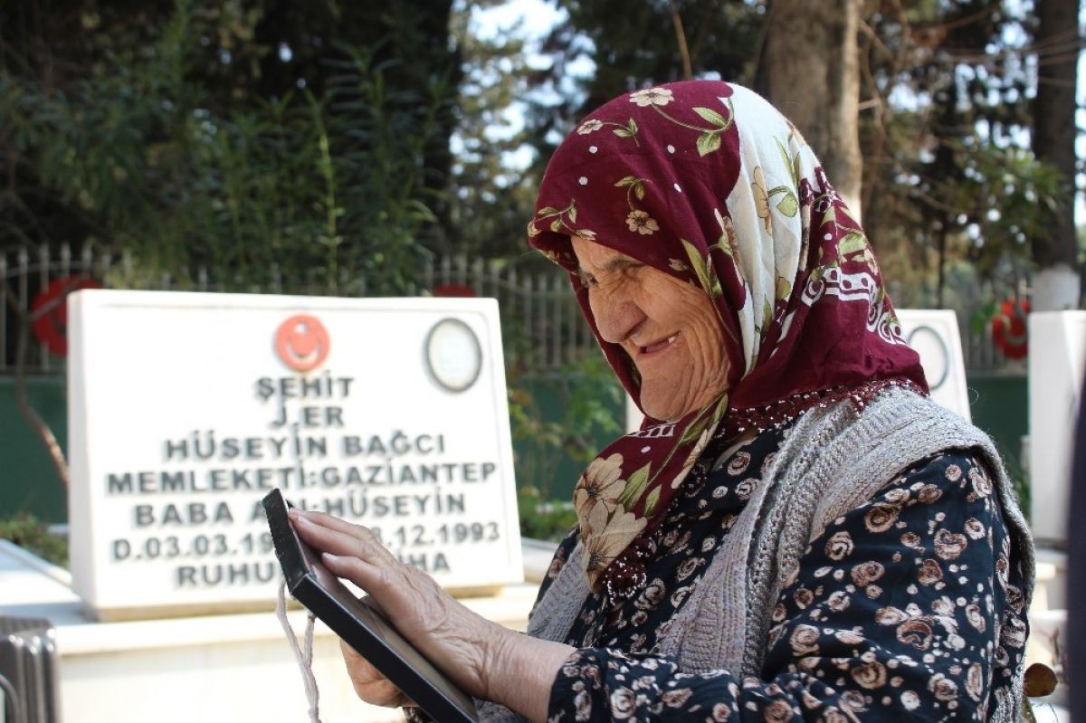 Gaziantep te alzaymır hastası şehit annesi, şehit oğlunu unutmadı #3