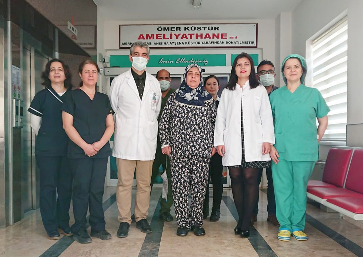 Antalya da 30 santimlik safra kesesi dünya tıp literatürüne girdi #1