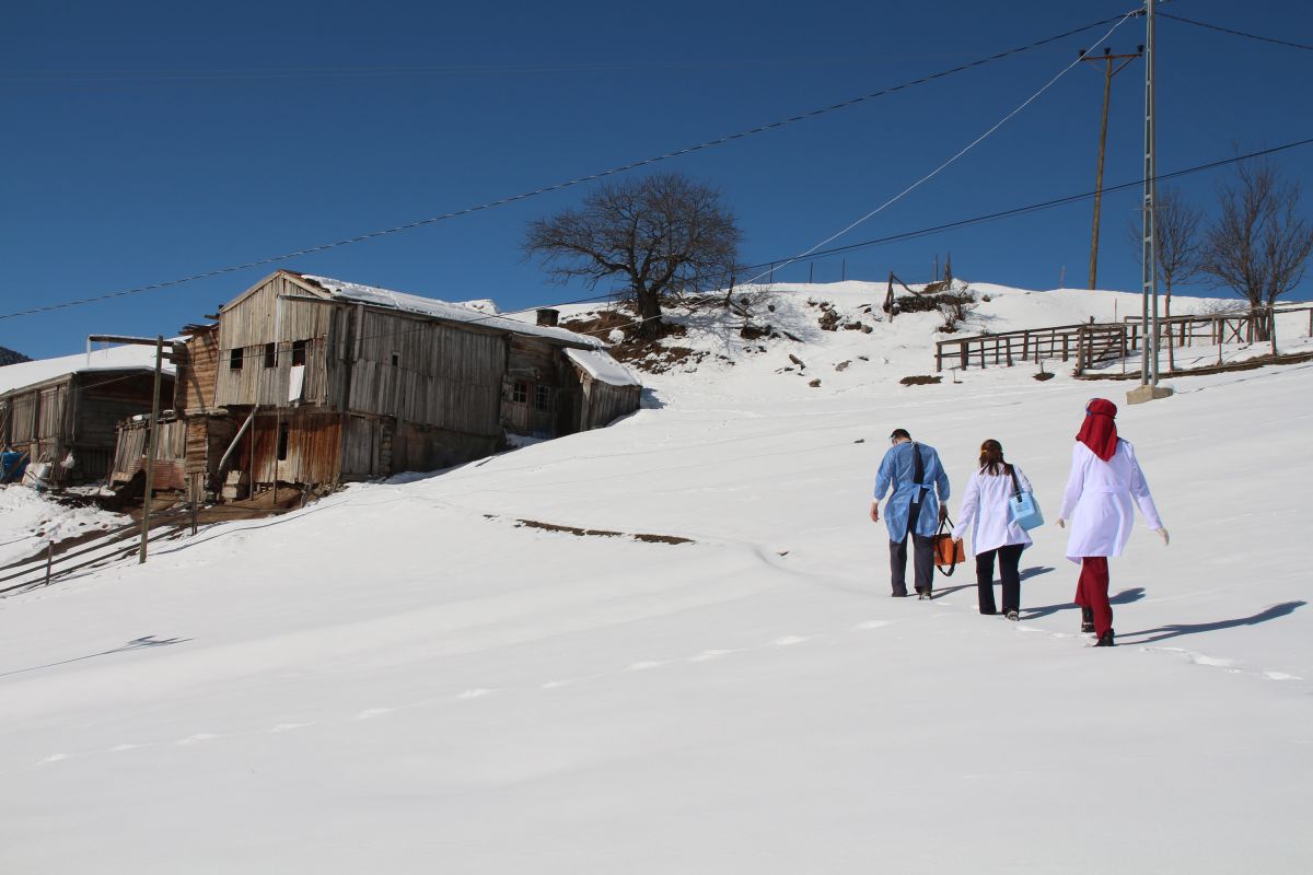 Challenging vaccination work of healthcare professionals in Rize #4