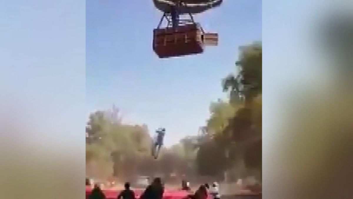 Person dangling from a hot air balloon in Mexico escaped at the last moment #6