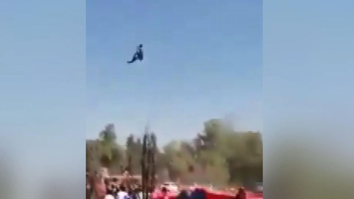 Person dangling from a hot air balloon in Mexico escaped at the last moment #5