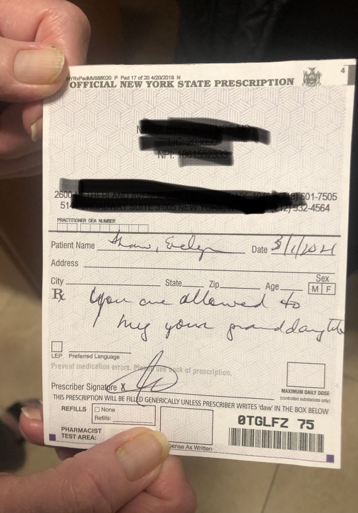 'You can hug your grandchild' prescription from doctor to elderly patient in the USA #1
