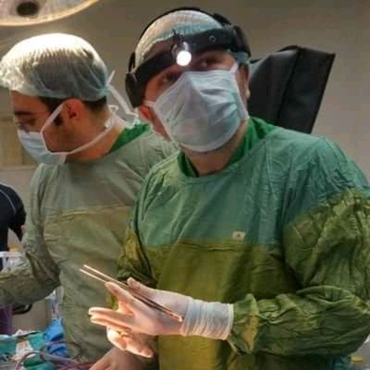 Trabzon da ameliyat sonrası rahatsızlanan doktor vefat etti #1