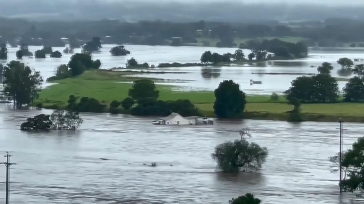 Thousands evacuated in flood disaster in Australia #2