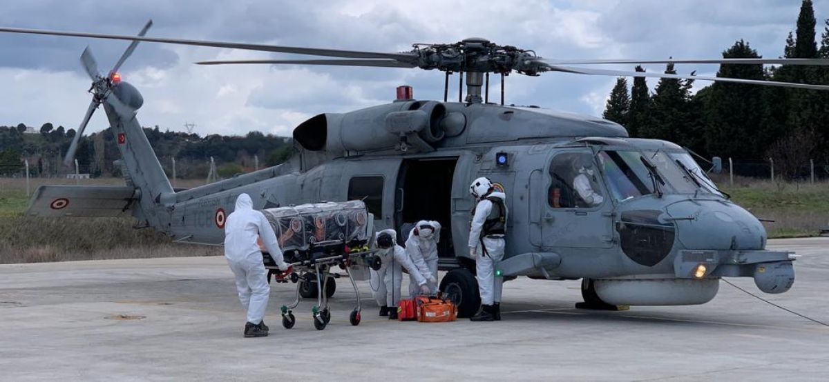 Gökçeada'da korona hastası askeri helikopterle taşındı