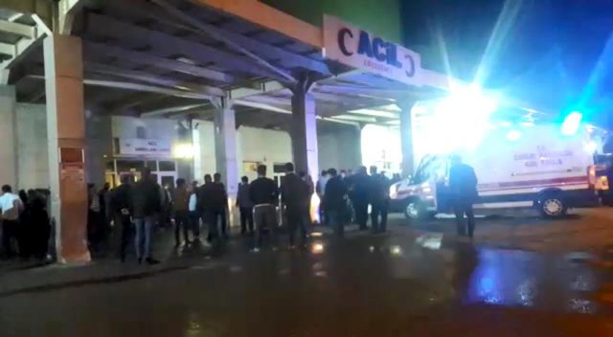 Şanlıurfa'da iki otomobil çarpıştı