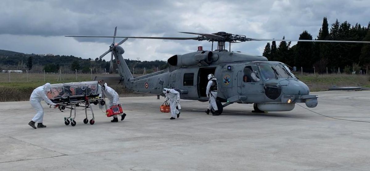 Gökçeada'da korona hastası askeri helikopterle taşındı